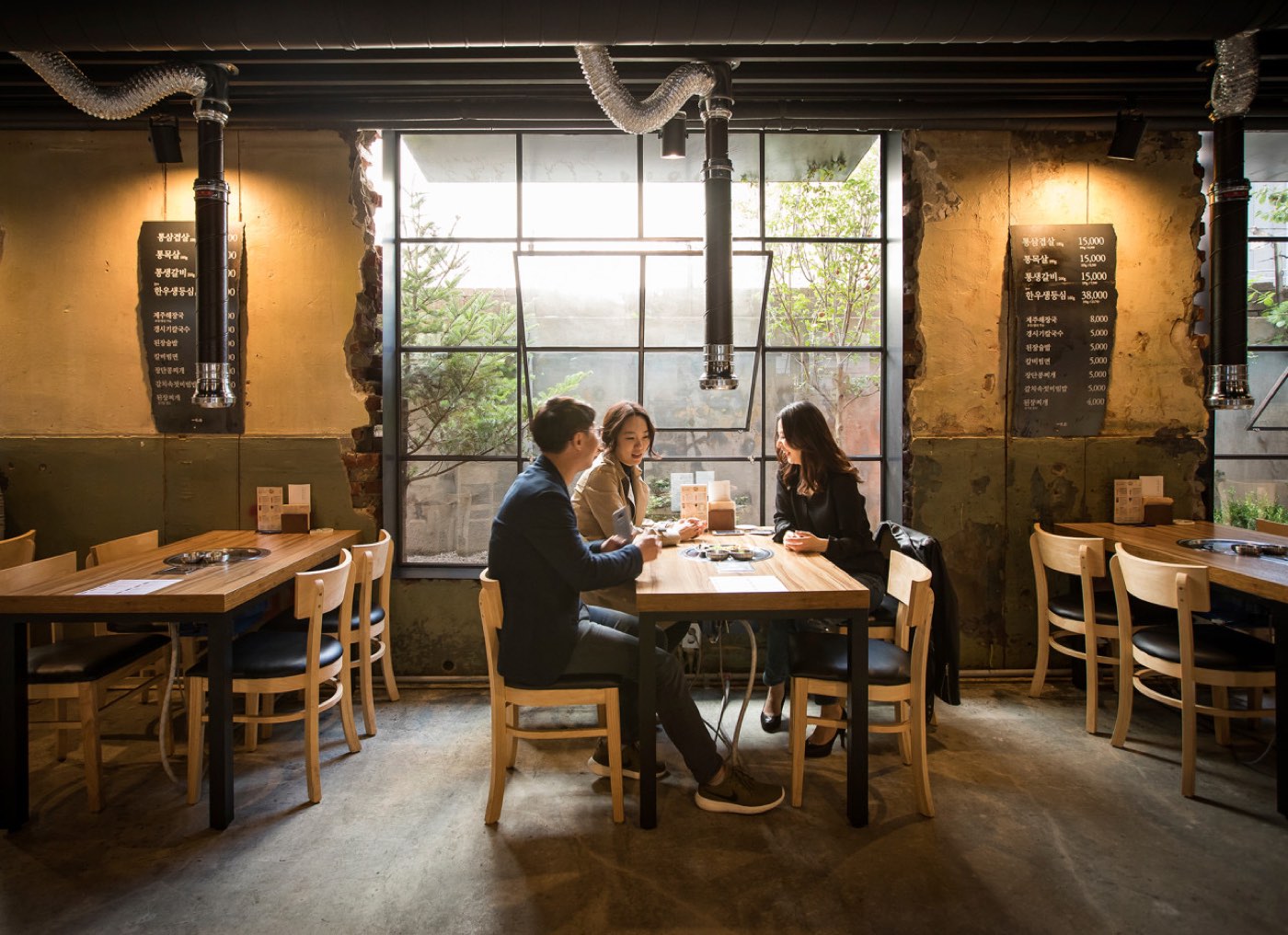성수 일미락 매장 — Seongsu Ilmirak Korean BBQ restaurant in Seongsu-dong, Seoul (interior & storefront) · 1
